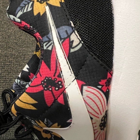 Woman’s Roshe run floral print ‘aloha’ - Picture 8 of 8